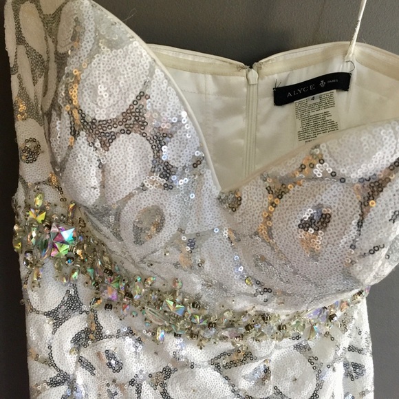 Alyce prom dress - Picture 8 of 8